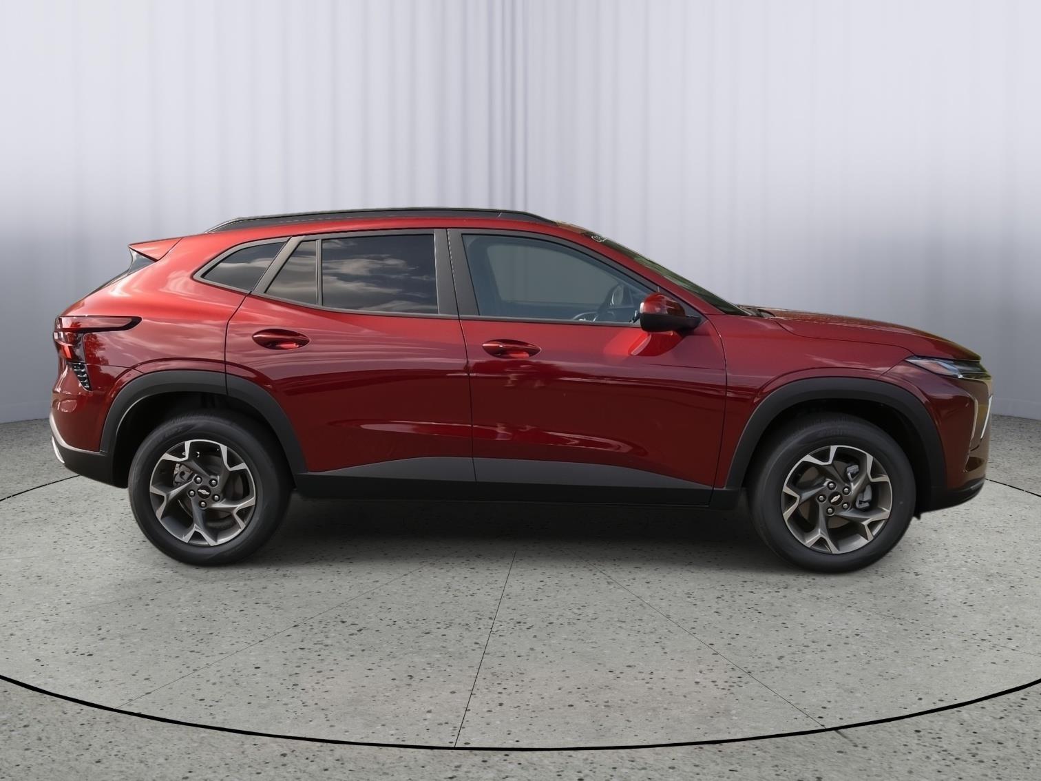 2025 Chevrolet Trax LT photo 7