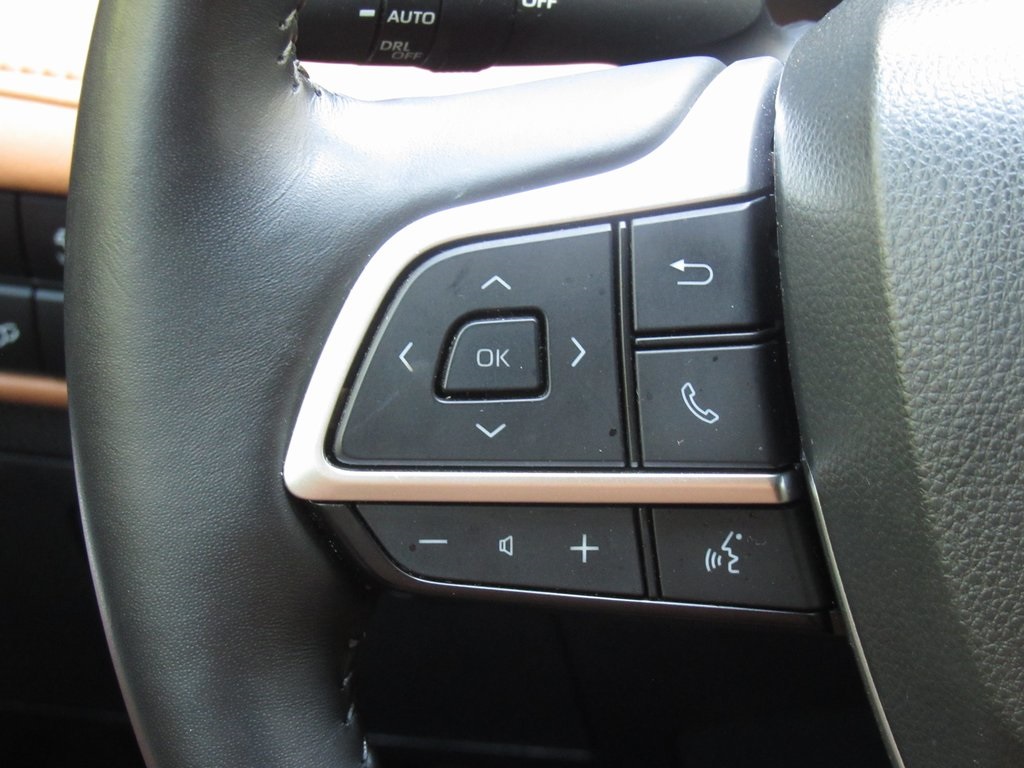 2023 Toyota Highlander Platinum photo 24