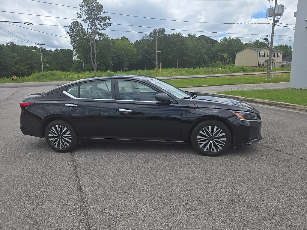 2025 Nissan Altima 2.5 SV photo 3