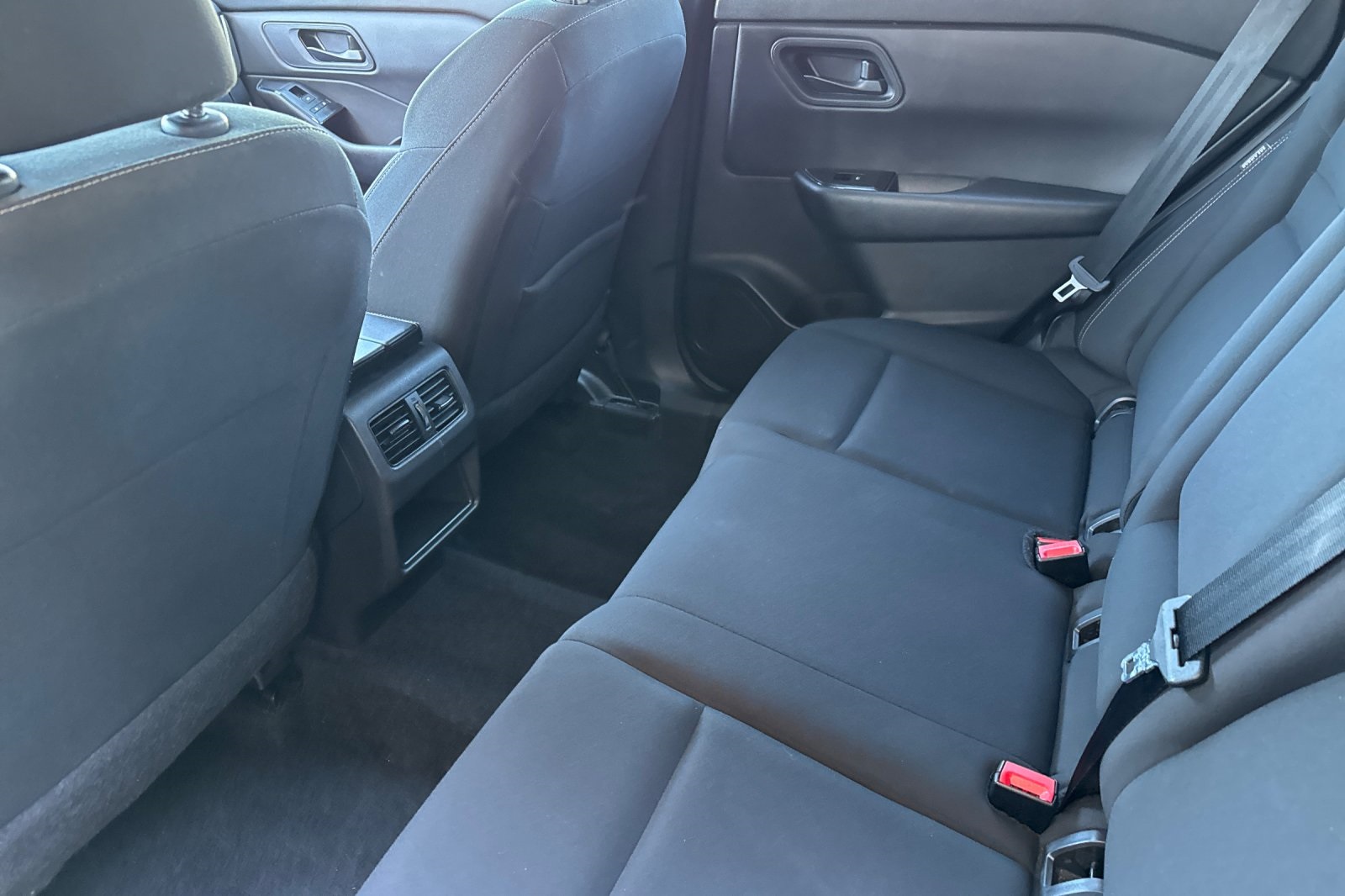 2024 Nissan Rogue S photo 11
