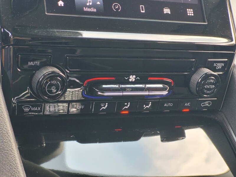 2023 Jeep Grand Cherokee Laredo photo 22
