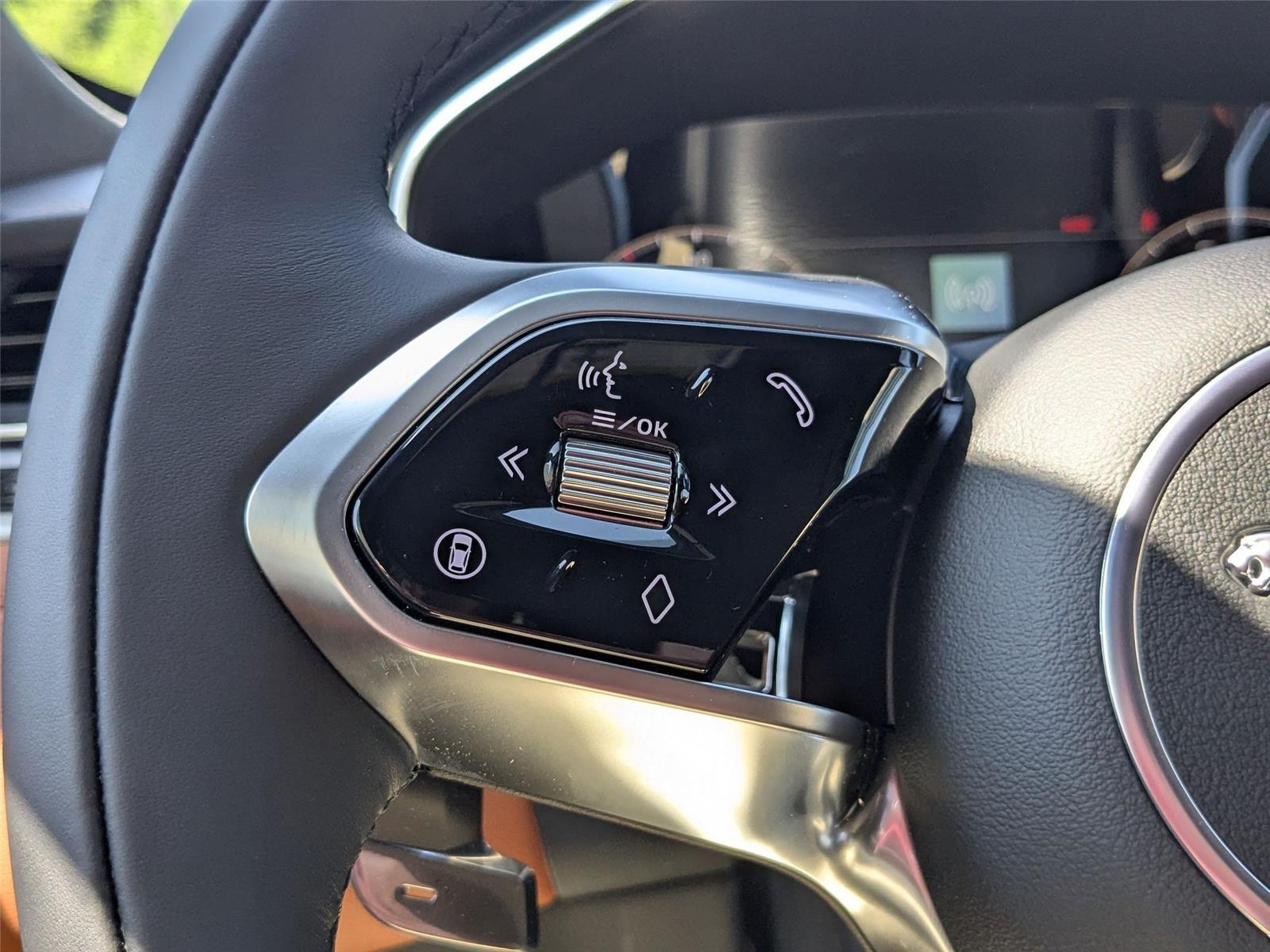 2026 Jaguar F-PACE P250 R-Dynamic S photo 13