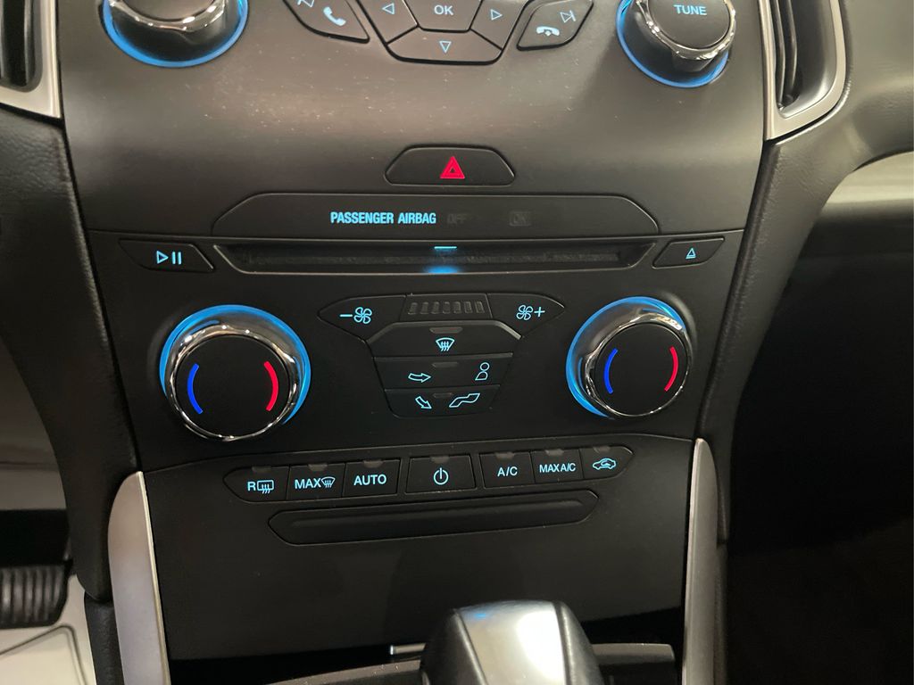 2017 Ford Edge SEL photo 17