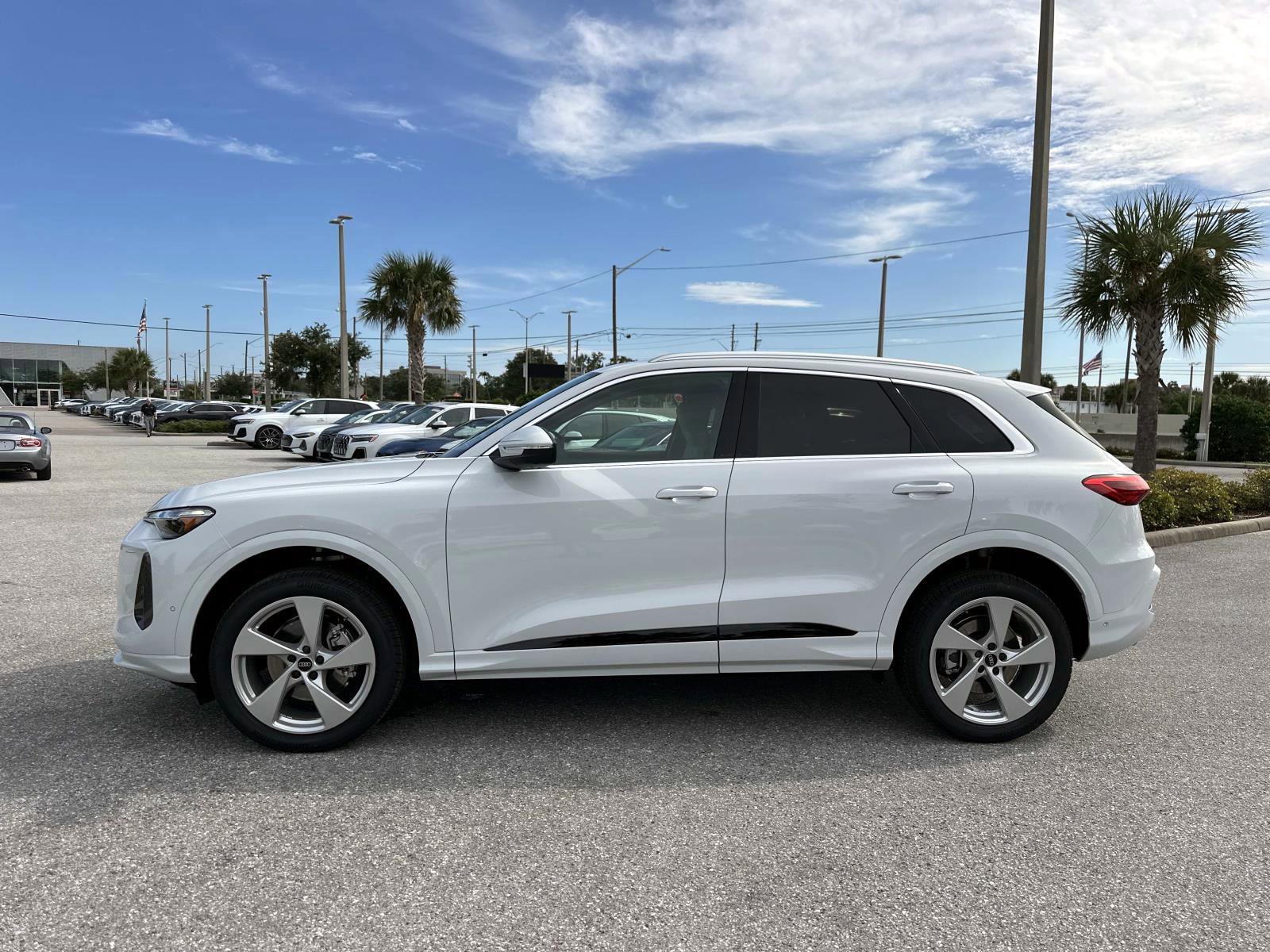 2025 Audi Q5 Premium Plus photo 2
