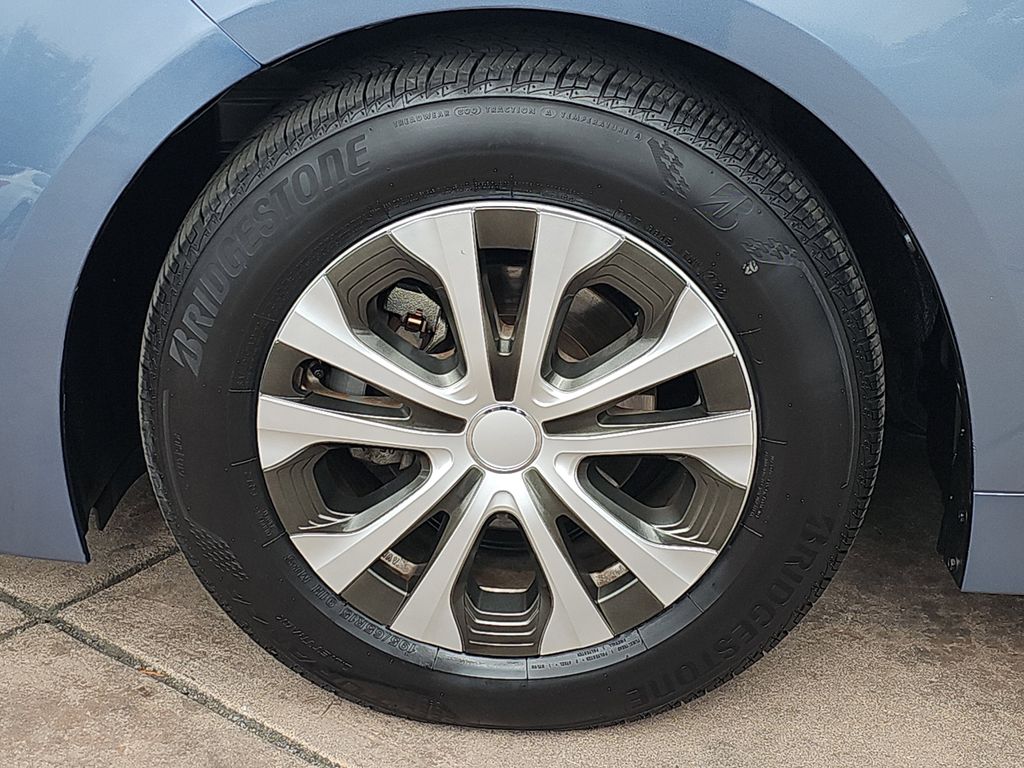 2022 Toyota Corolla Hybrid LE photo 30