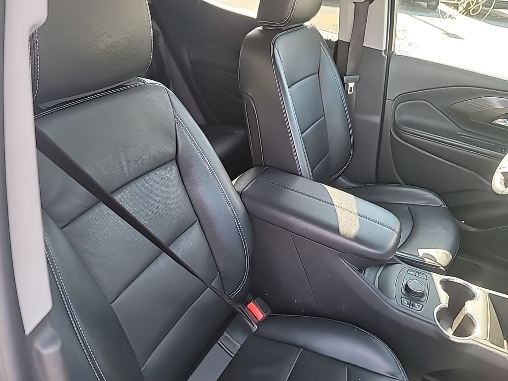 2024 Gmc Terrain SLT photo 2