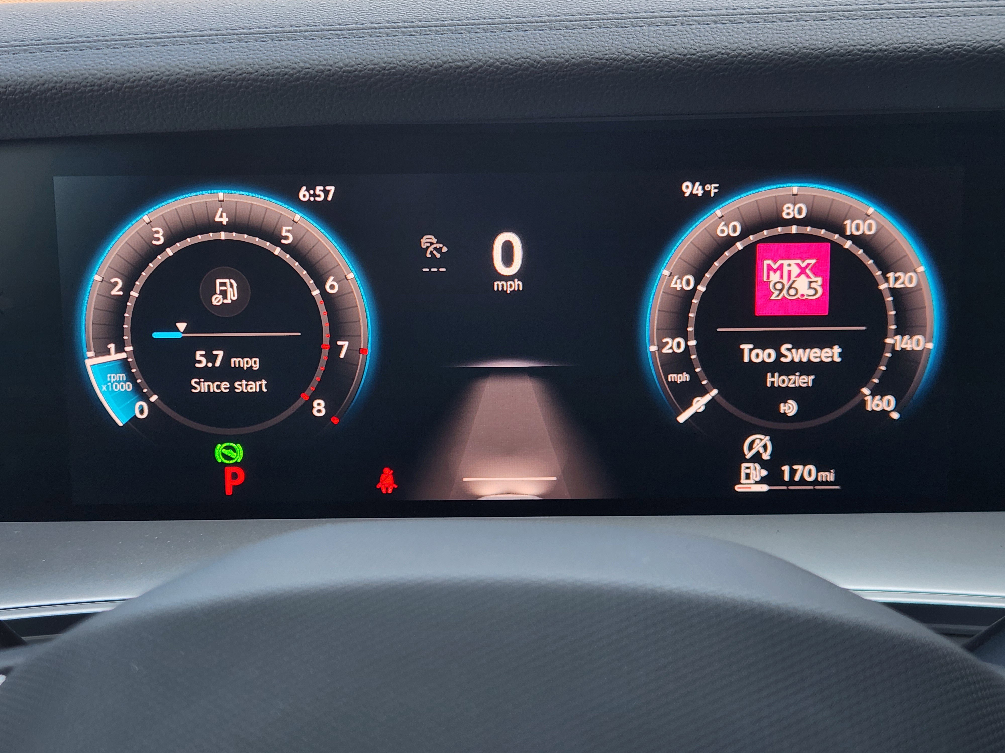 2025 Volkswagen Tiguan SE photo 3