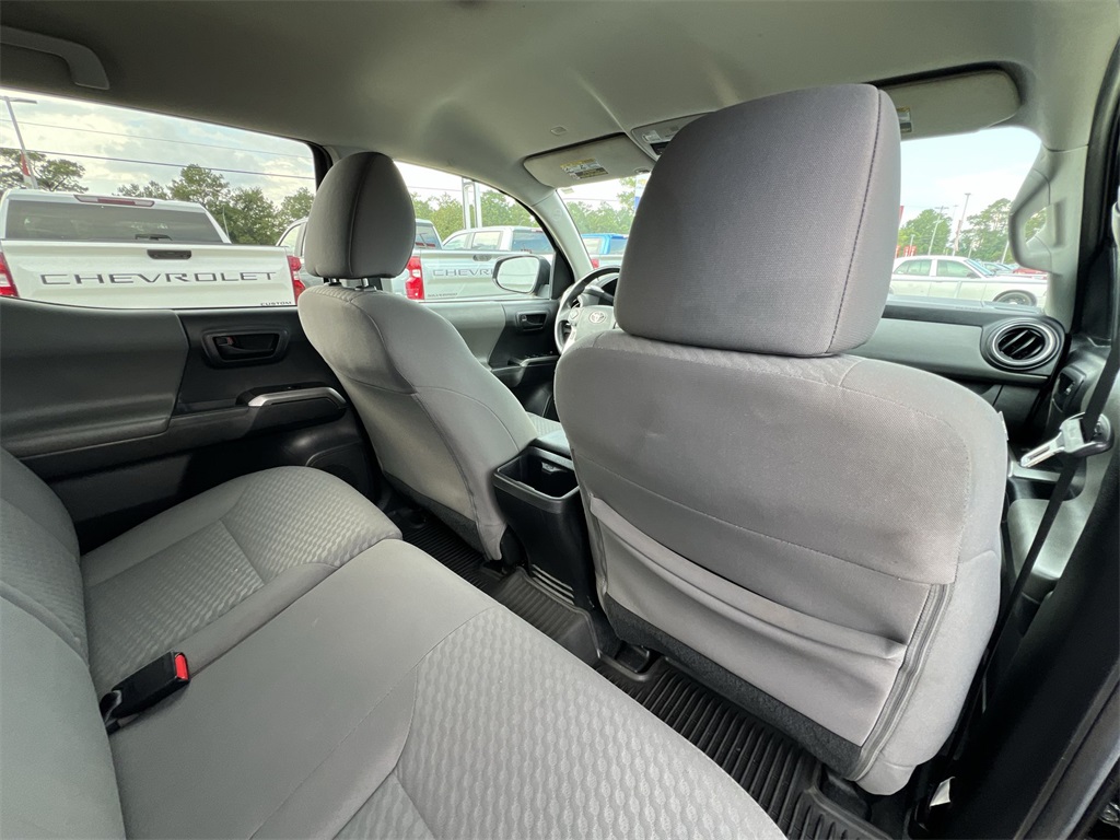 2022 Toyota Tacoma SR5 photo 17
