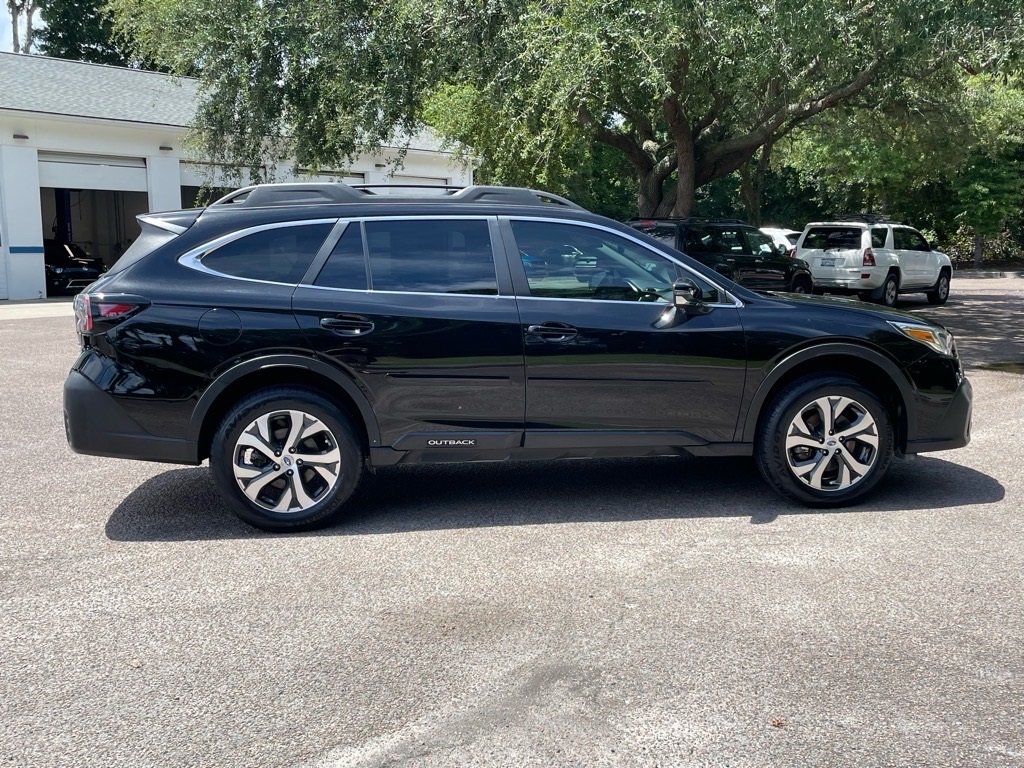 2022 Subaru Outback Limited photo 2