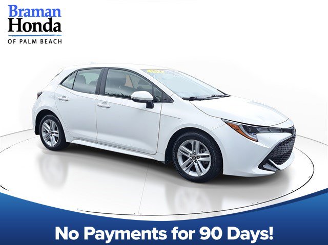 2022 Toyota Corolla Hatchback SE's photo