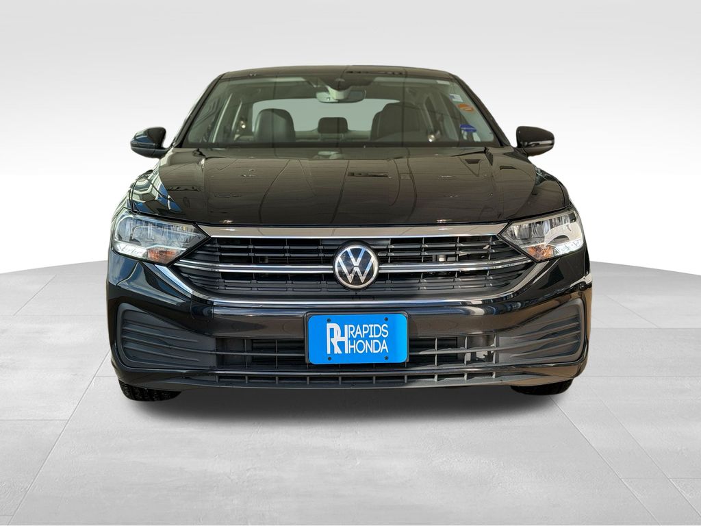Used 2022 Volkswagen Jetta SE with VIN 3VW7M7BU0NM032928 for sale in Coon Rapids, Minnesota