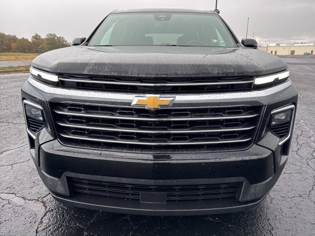 2025 Chevrolet Traverse photo 2