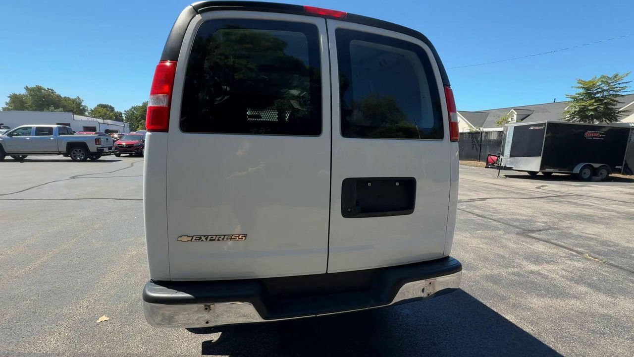 2023 Chevrolet Express 2500 Cargo photo 4