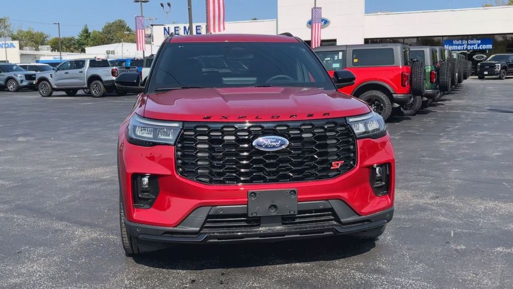 2025 Ford Explorer ST photo 4