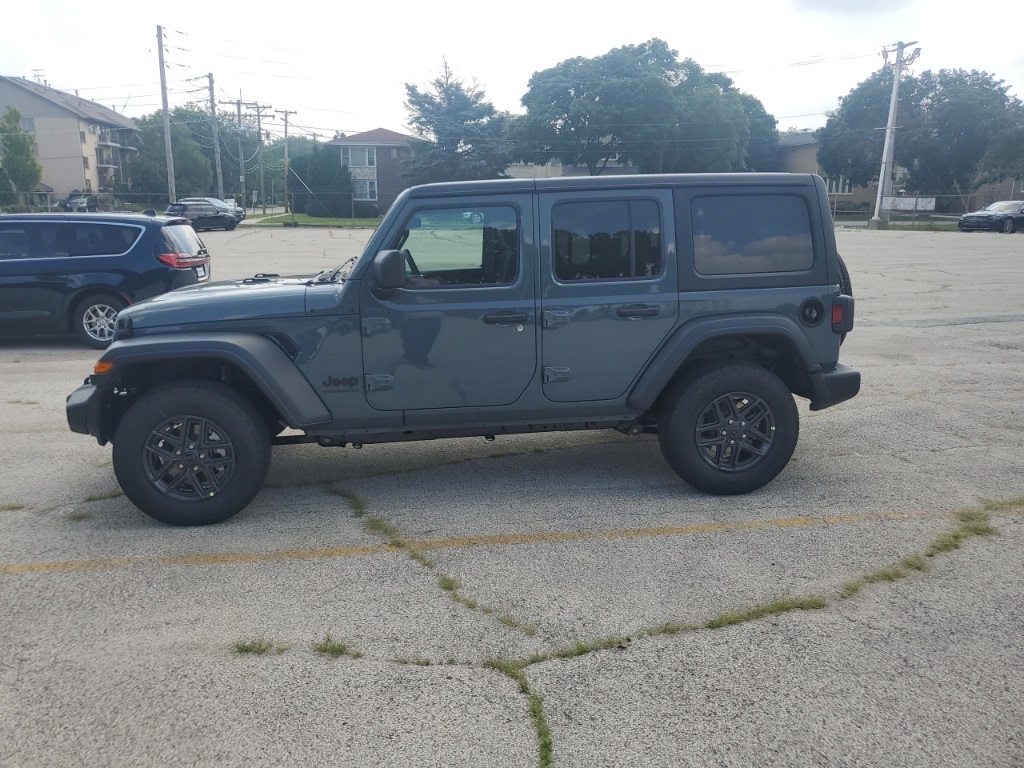 2025 Jeep Wrangler photo 4