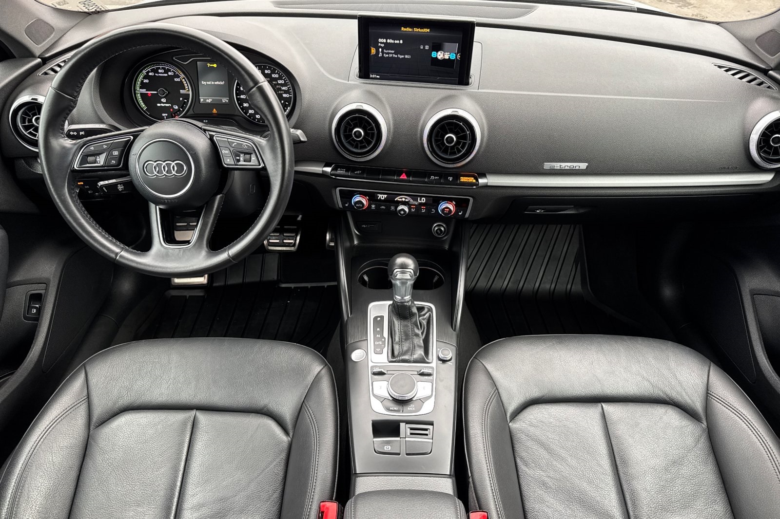 2017 Audi A3 E-tron Premium photo 2