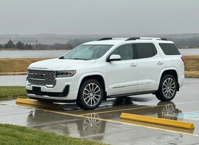 2023 GMC Acadia Denali's photo
