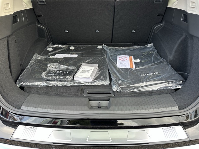2026 Nissan Rogue Platinum photo 8