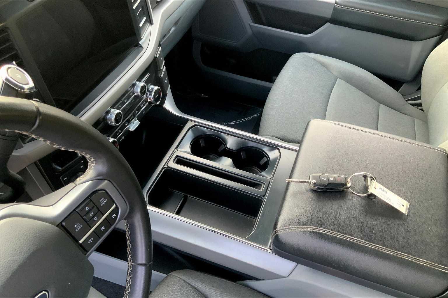2024 Ford F-150 XLT photo 13