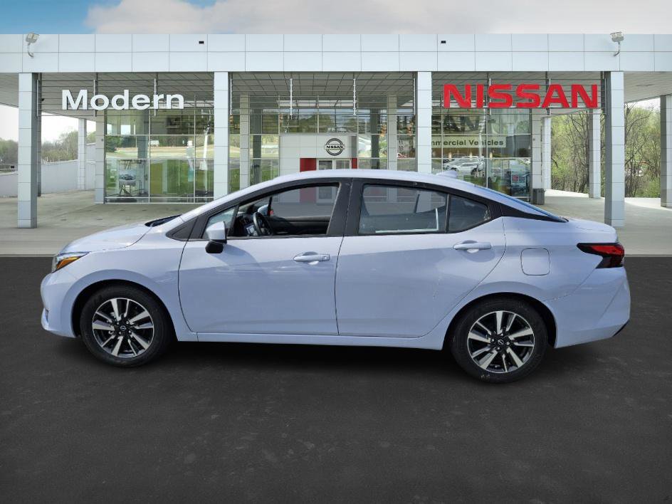 2025 Nissan Versa SV photo 6