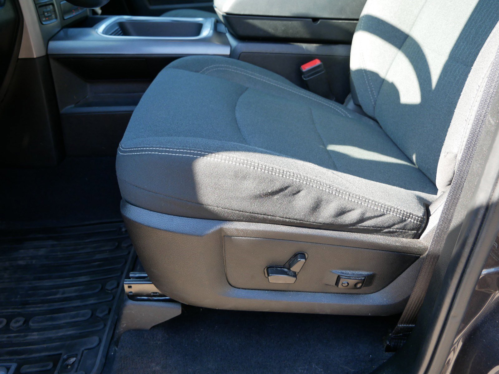 2022 Ram 1500 Classic Warlock photo 19