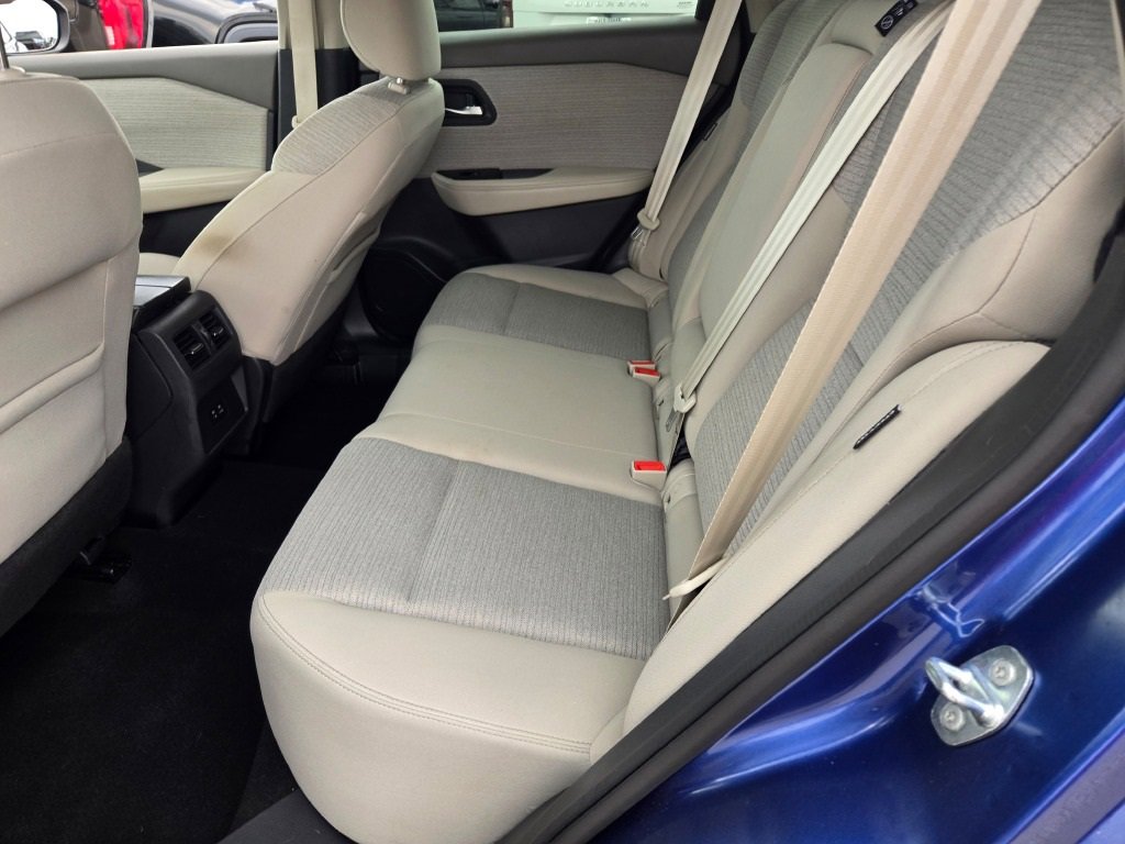 2021 Nissan Rogue SV photo 13
