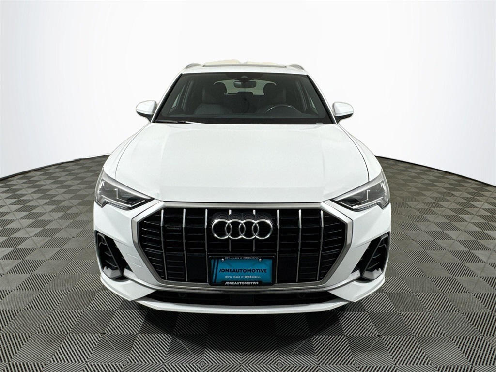 2023 Audi Q3 S line Premium photo 2