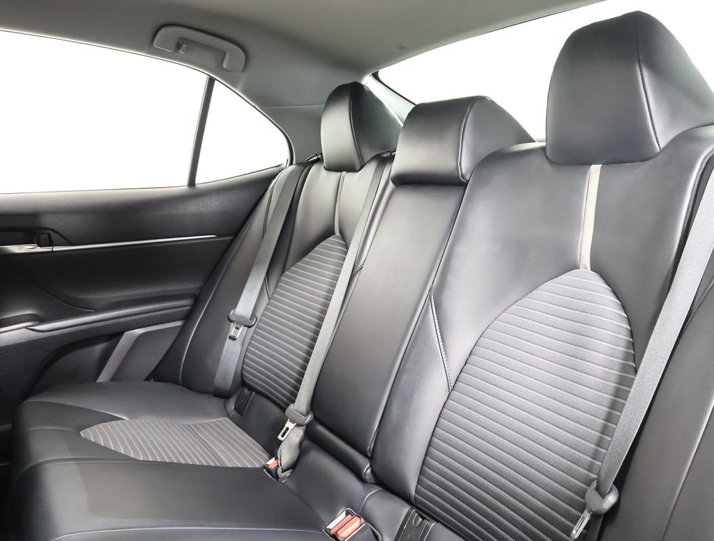2023 Toyota Camry SE photo 13