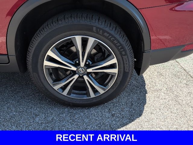 2020 Nissan Rogue SV photo 3