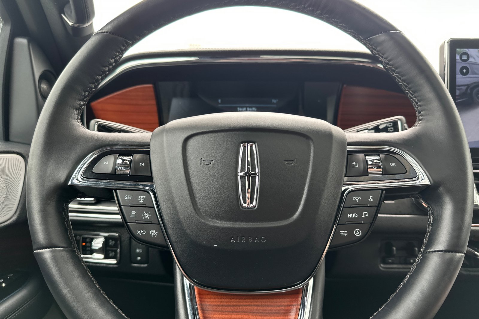 2024 Lincoln Navigator L Reserve photo 24