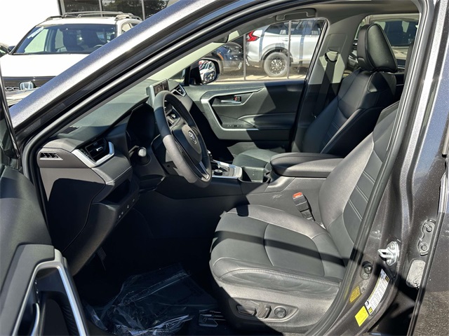 2024 Toyota RAV4 Hybrid XLE Premium photo 9