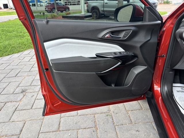2024 Chevrolet Trax LT photo 15
