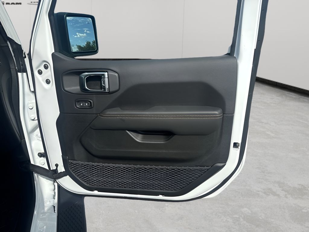 2025 Jeep Gladiator Sport photo 12