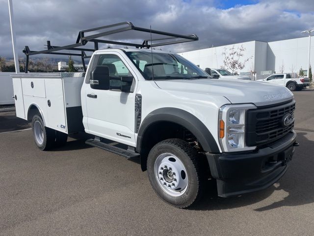 2025 Ford F-450 Super Duty Chassis Cab XL's photo