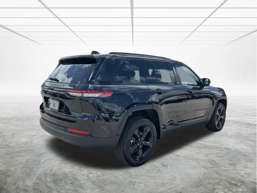 2025 Jeep Grand Cherokee Altitude X photo 4