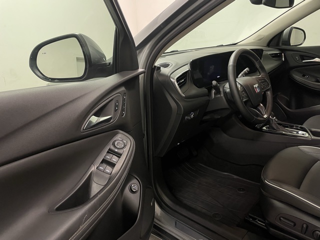 2024 Buick Encore GX Avenir photo 13