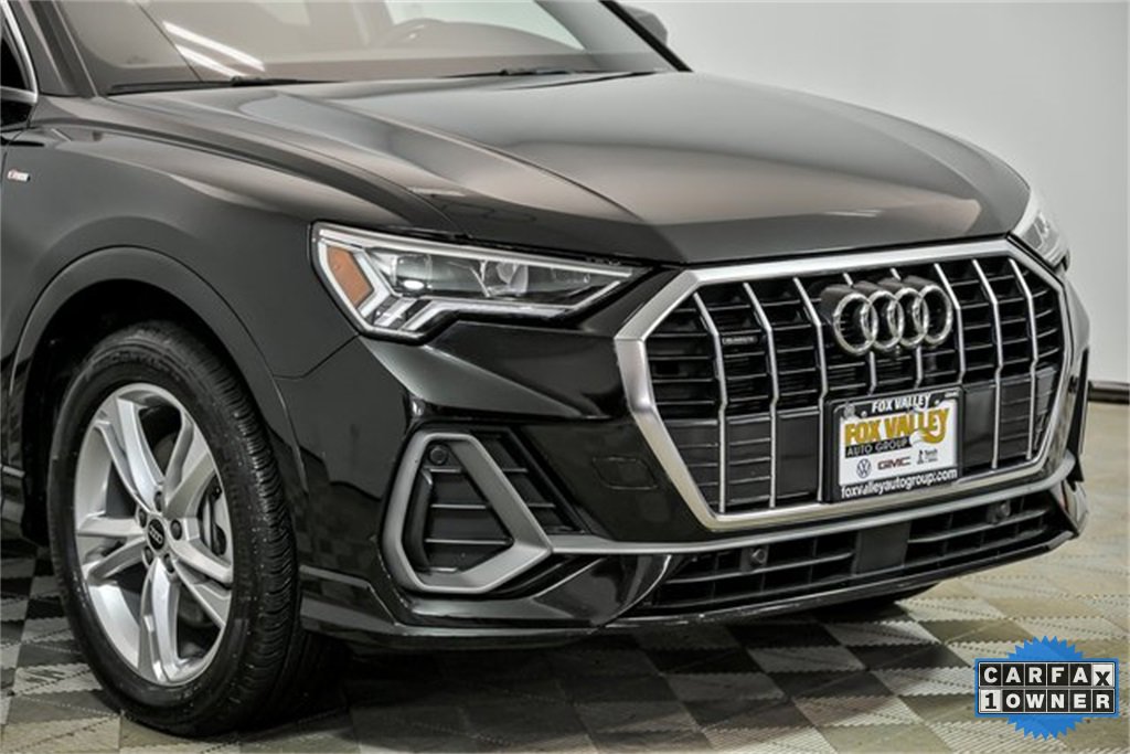 2022 Audi Q3 S line Premium Plus photo 2