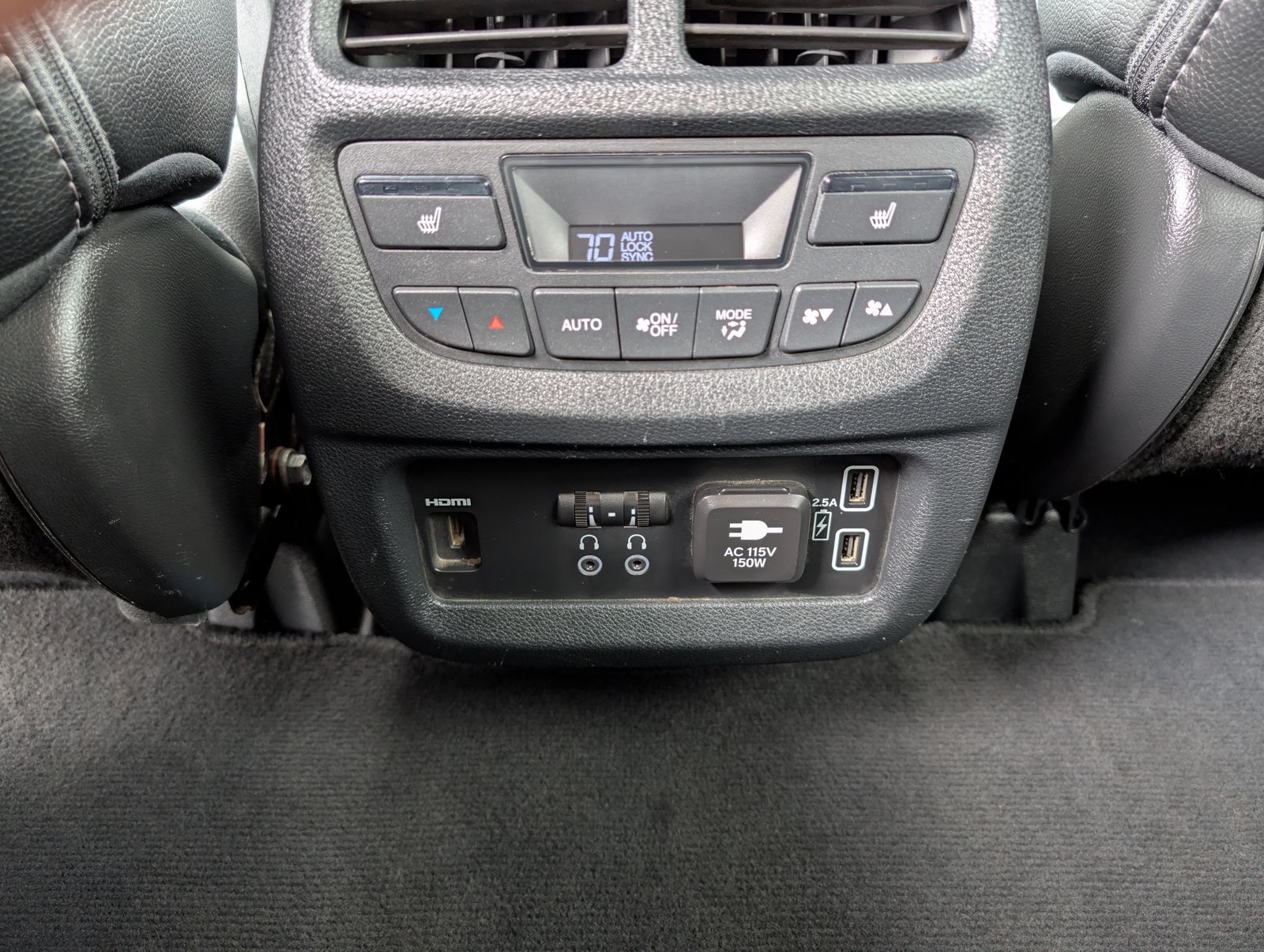 2020 Honda Pilot Touring photo 24
