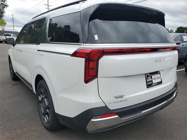 2026 Kia Carnival SX photo 2