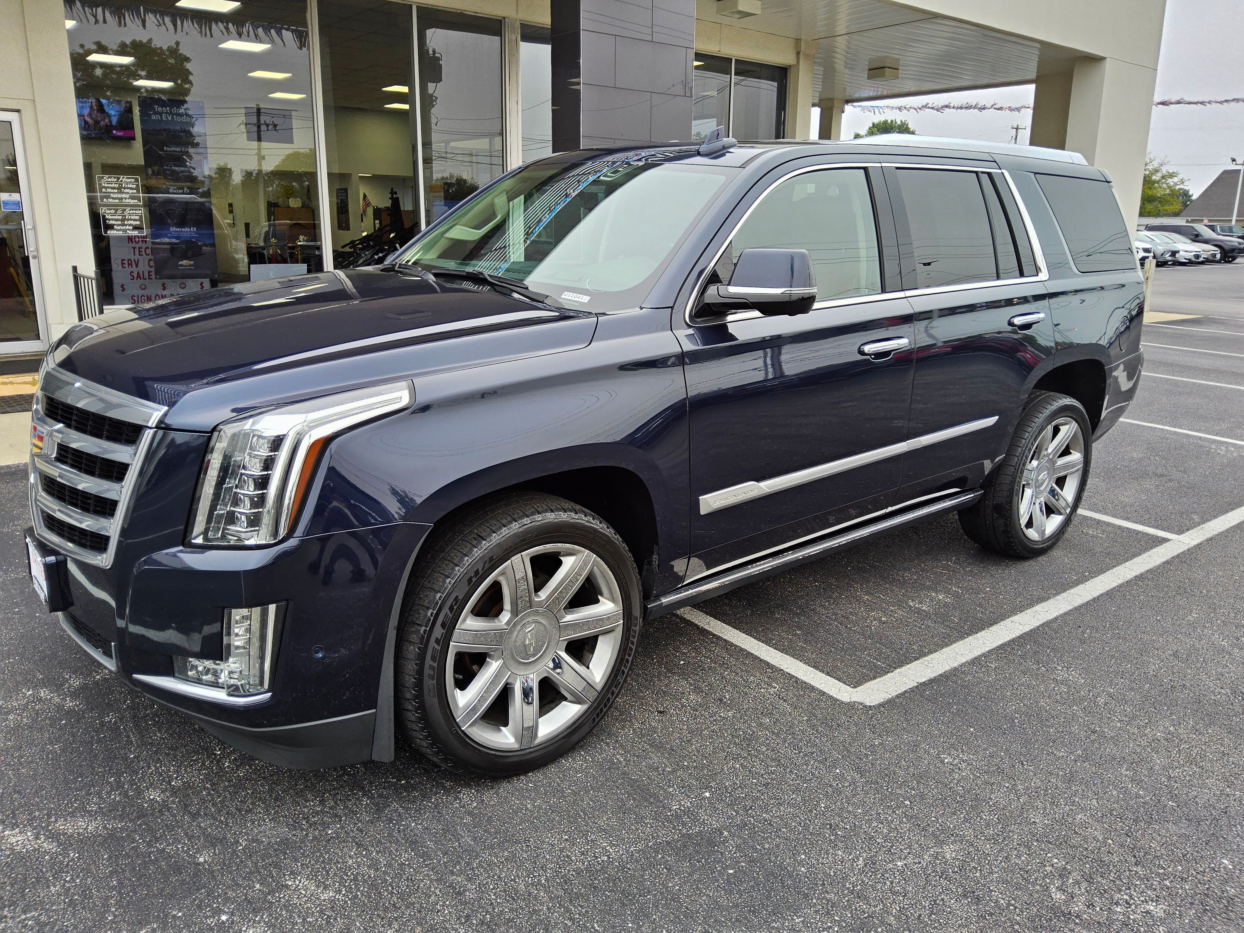 2020 Cadillac Escalade Premium Luxury's photo