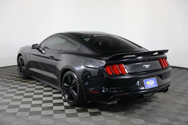 2017 Ford Mustang EcoBoost photo 20