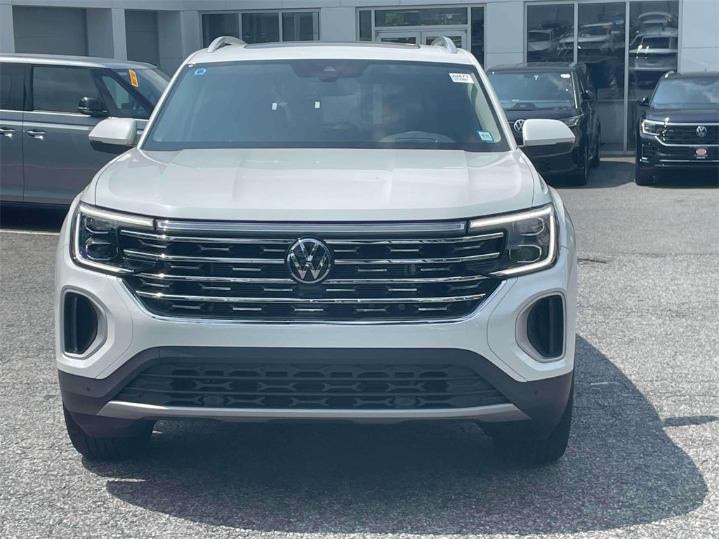 2024 Volkswagen Atlas SEL photo 2