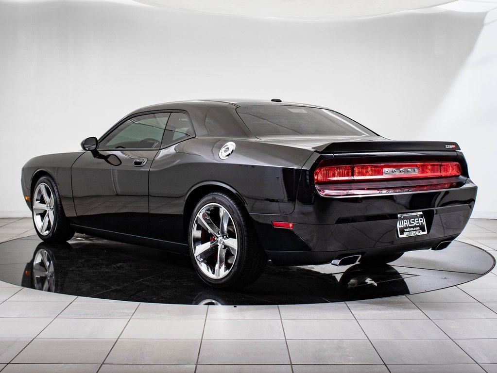 2009 Dodge Challenger SRT8 photo 4