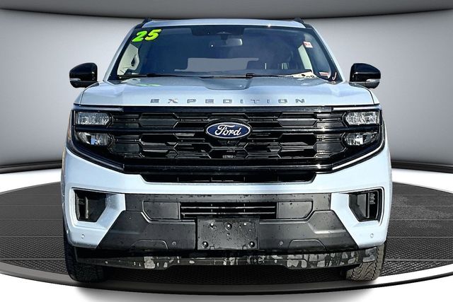 Used 2025 Ford Expedition Active with VIN 1FMJK1J8XSEA18516 for sale in Kansas City