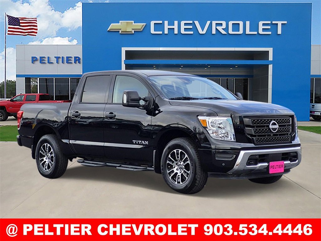 2024 Nissan Titan SV's photo