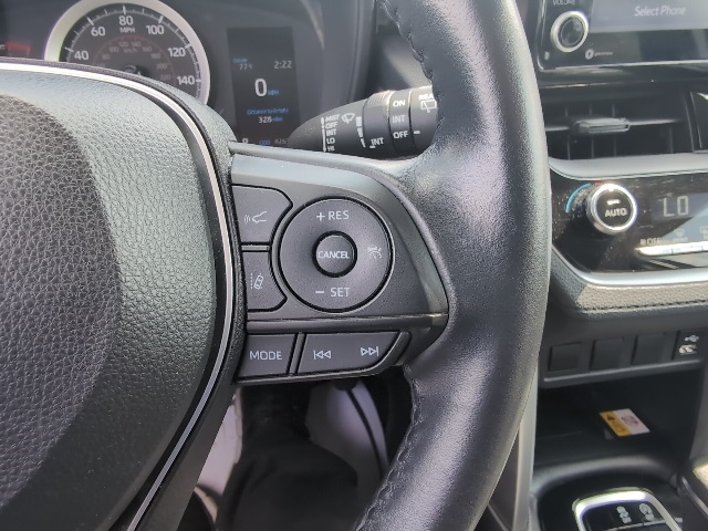 2022 Toyota Corolla Cross LE photo 18