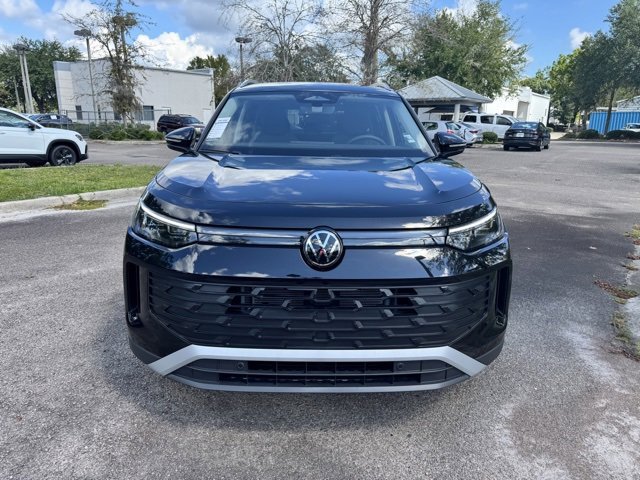 2025 Volkswagen Tiguan SE photo 2