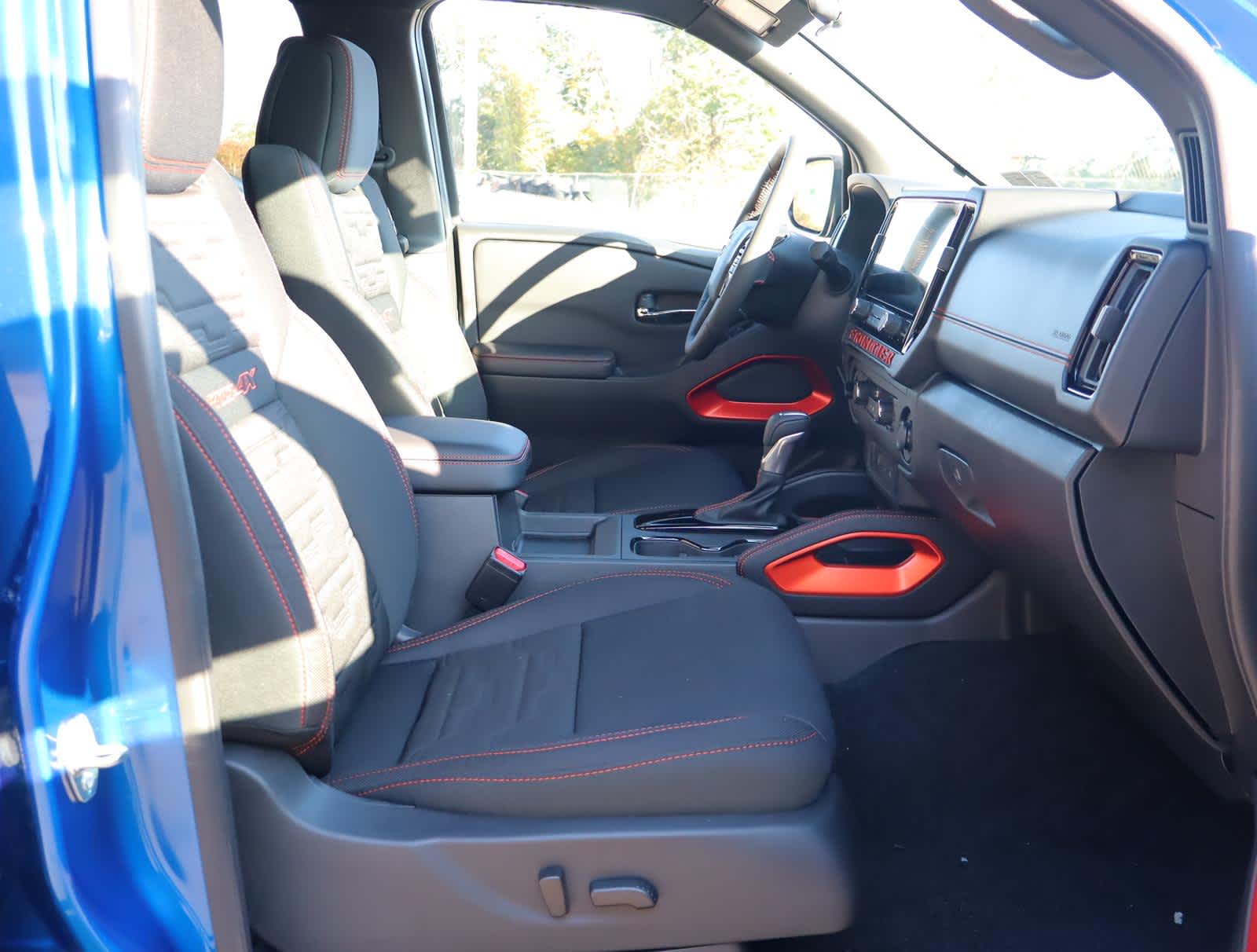 2025 Nissan Frontier PRO-4X photo 17