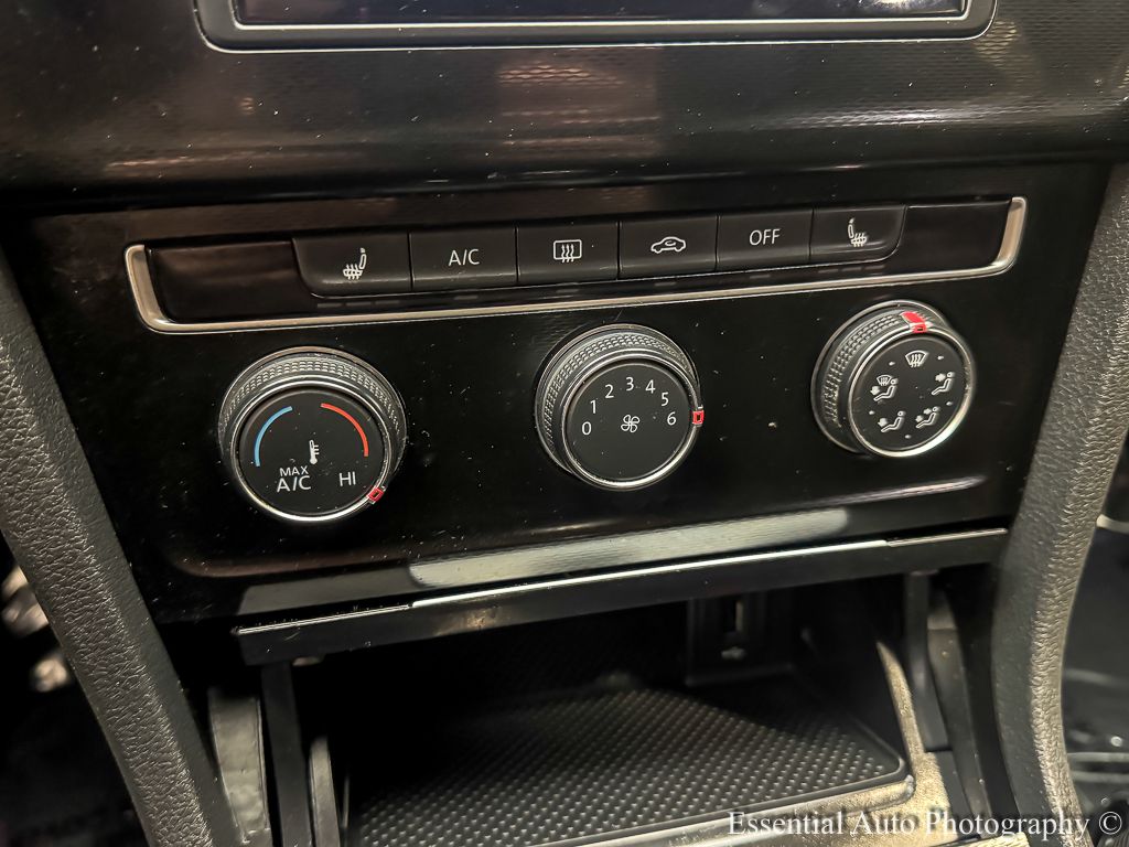 2016 VOLKSWAGEN GOLF GTI - Image 17