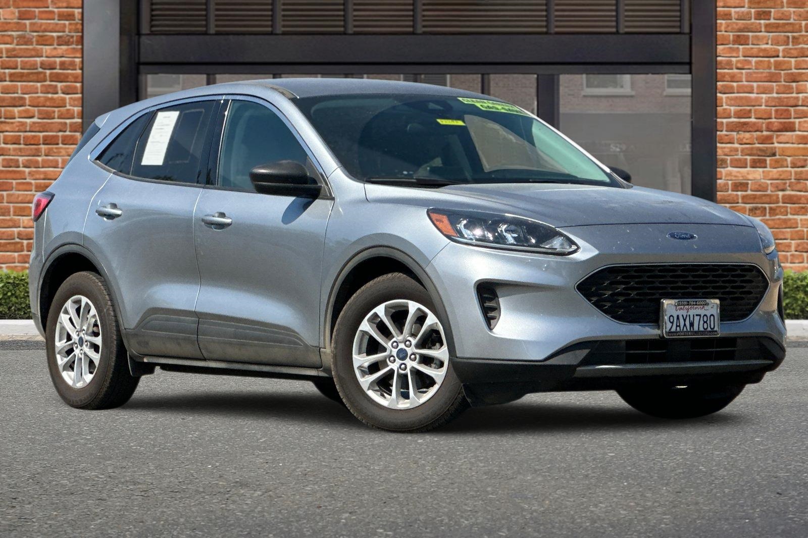 Used 2022 Ford Escape SE with VIN 1FMCU0G62NUA62202 for sale in Porterville, CA